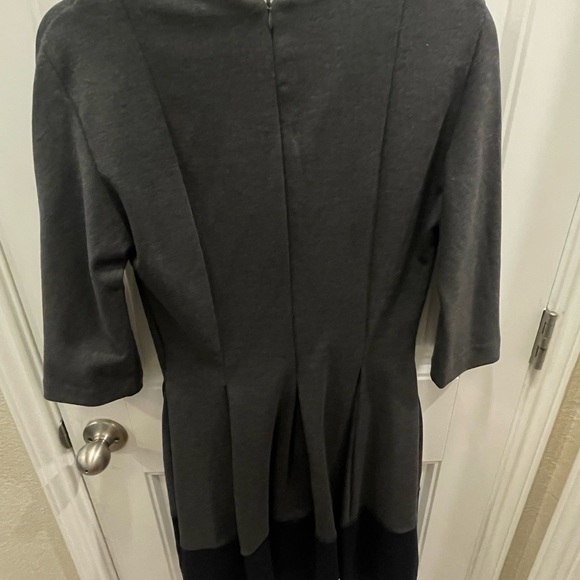 Gap Charcoal Grey Color Block Fit and Flare Dress 3/4 Sleeves Pleated Size 14 - Picture 3 of 3